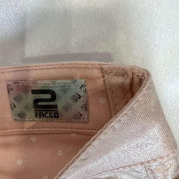 2 Faced Reversible Skinny Jeans Junior Pink Shimmer size 5 NWT - Picture 3 of 16
